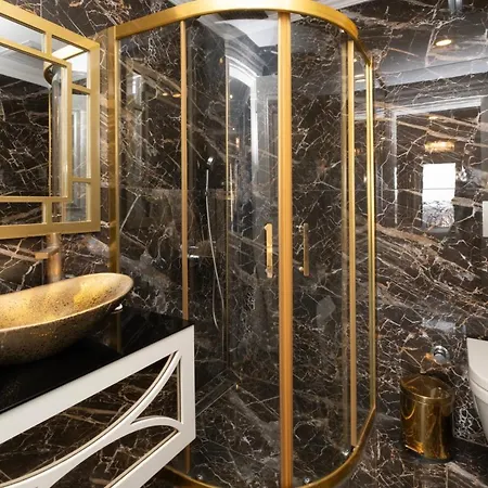 Leslion Luxury فندق 3*