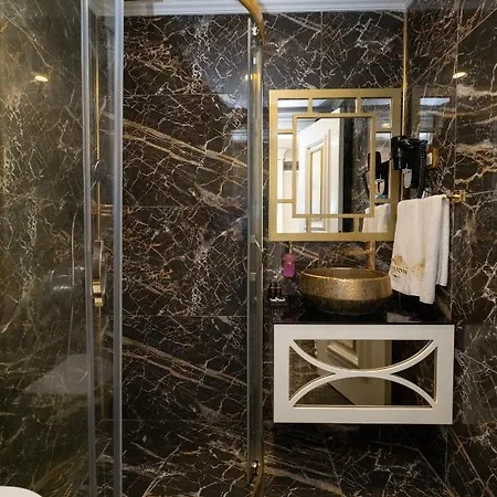 Leslion Luxury Hotel 3*