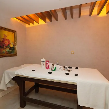 Hotel Leslion Luxury 3*