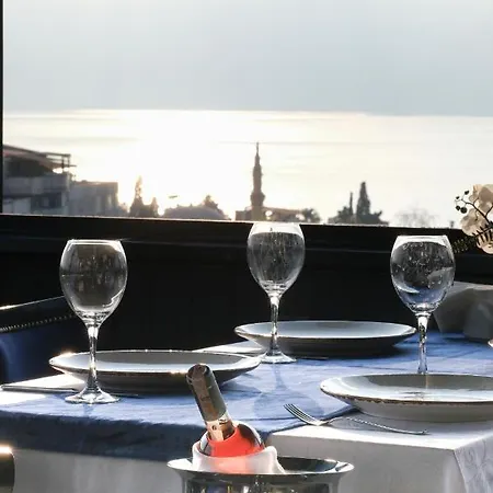 Leslion Luxury Hotel 3*
