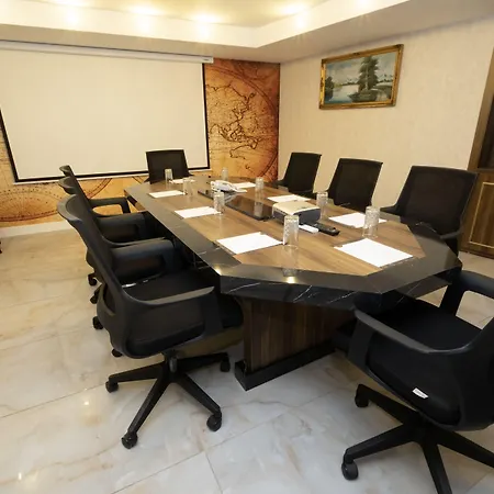 Leslion Luxury Отель 3*