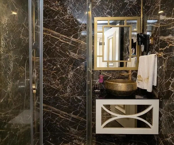 Leslion Luxury Hotel 3*
