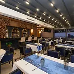 Отель Leslion Luxury 3*
